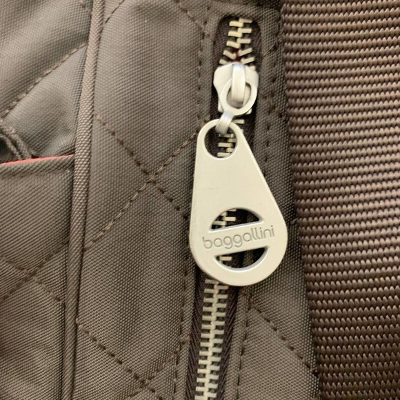 Baggallini Quilted Shoulder Tote Bag Brown Silver Zippers Travel Nylon Square - Picture 8 of 8